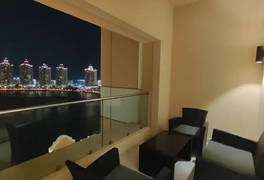 Darvesta | Spacious Studio Apartment – Viva Bahriya, The Pearl-6
