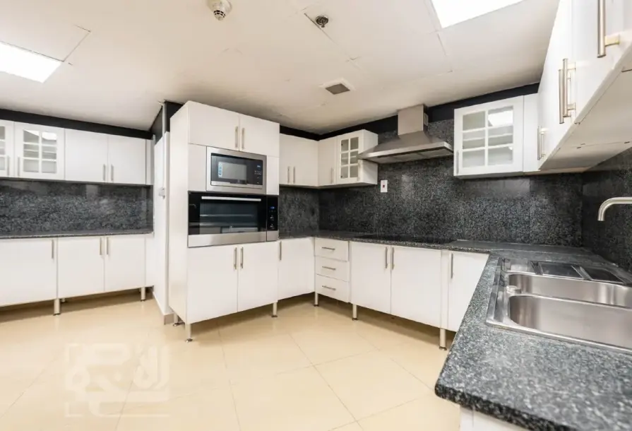 Beverly Hills Tower | Furnished 3BR Duplex – Bills Included-12