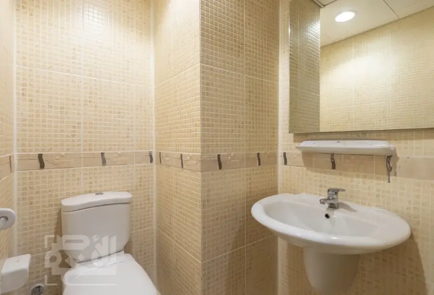 Beverly Hills Tower | Furnished 3BR Duplex – Bills Included-13