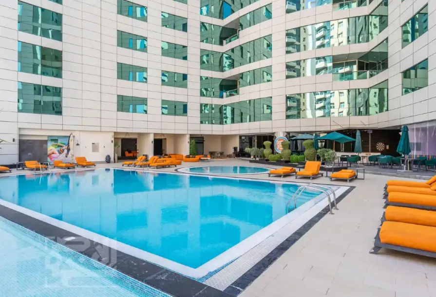 Beverly Hills Tower | Furnished 3BR Duplex – Bills Included-16