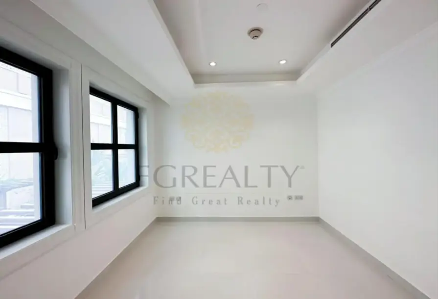 Fully Renovated 4BR Luxury Townhouse | Porto Arabia-5
