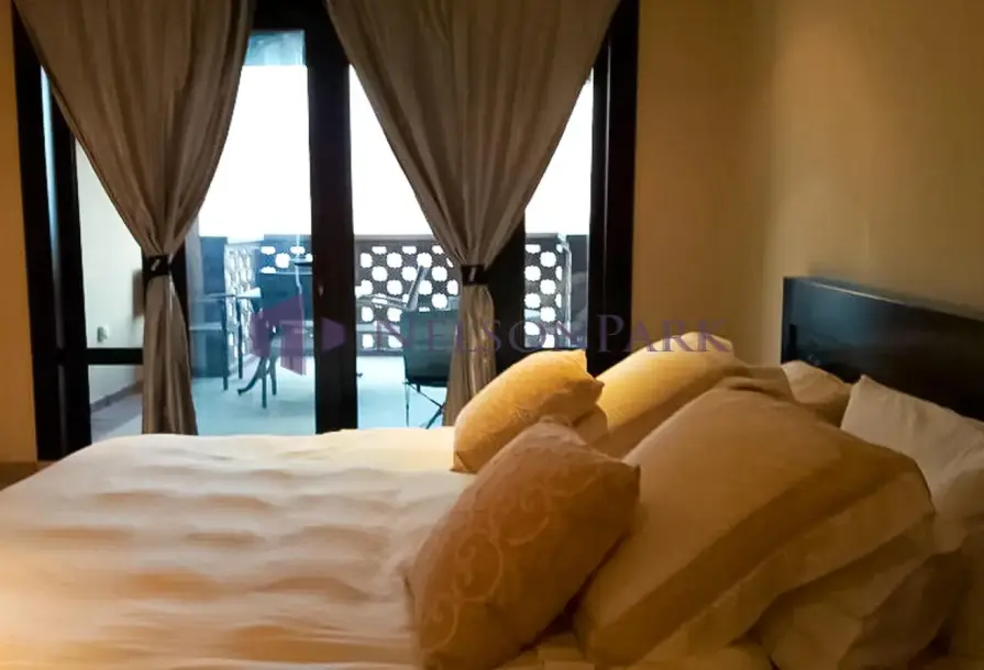 Darvesta Waterfront Townhouse | Luxury Living & Investment-3