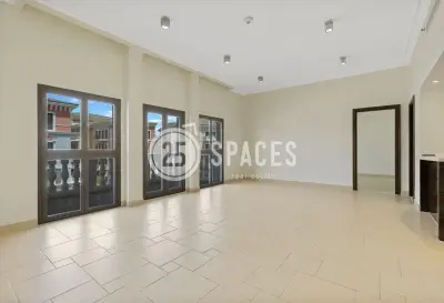 Darvesta | Modern 1BR Apartment – Piazza View-1