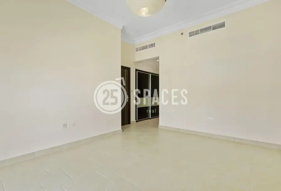 Darvesta | Modern 1BR Apartment – Piazza View-5