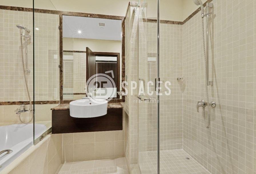 Darvesta | Modern 1BR Apartment – Piazza View-10