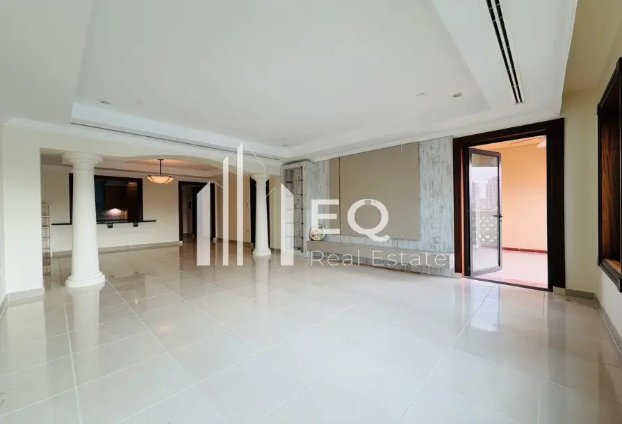 Marina Luxe 2BR Townhouse | Porto Arabia-3