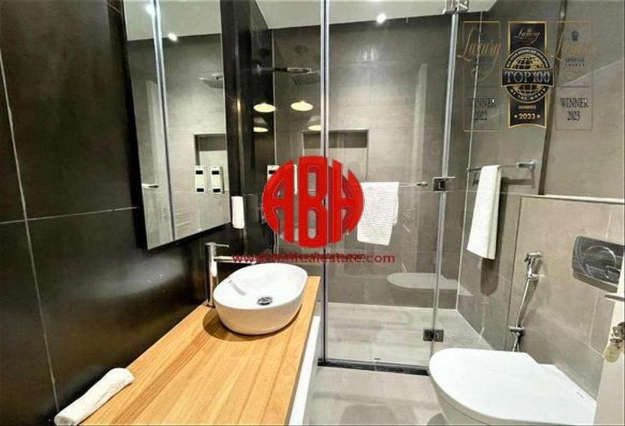 Signature | 3BR + Maid Penthouse with Bills Included-13