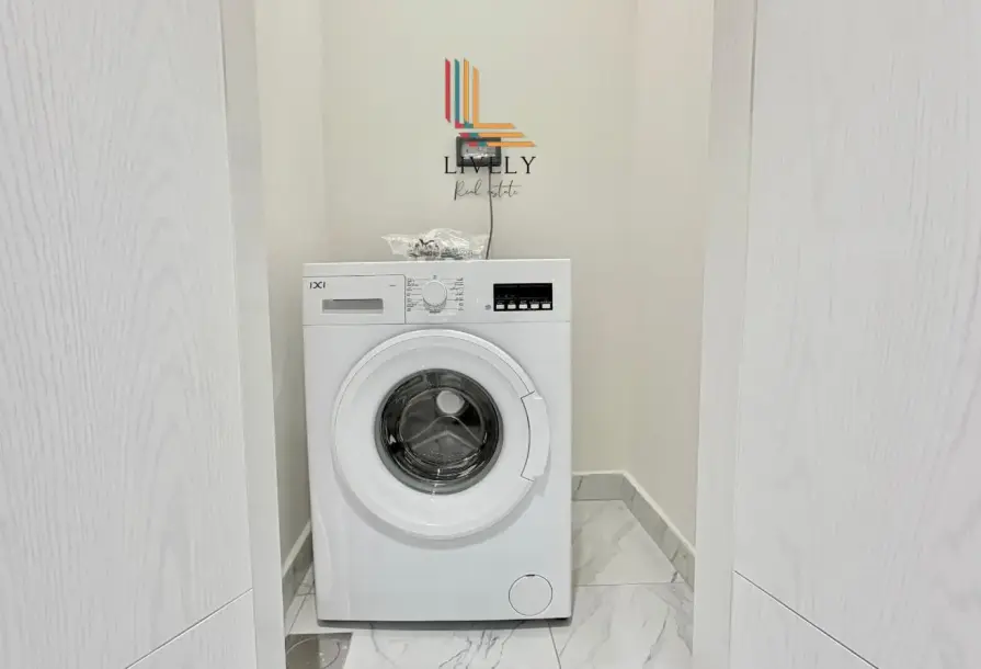 Modern 1-Bedroom with Balcony | Darvesta Residence-10