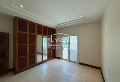Grand 5BR Family Villa with Private Garden | West Bay – Darvesta