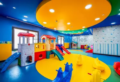 1BR + Office with Balcony | Porto Arabia – Darvesta