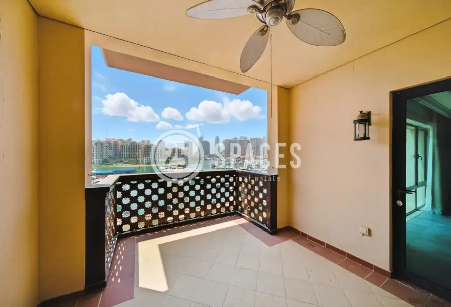 Darvesta | Renovated 1BR Marina-View Townhome-15