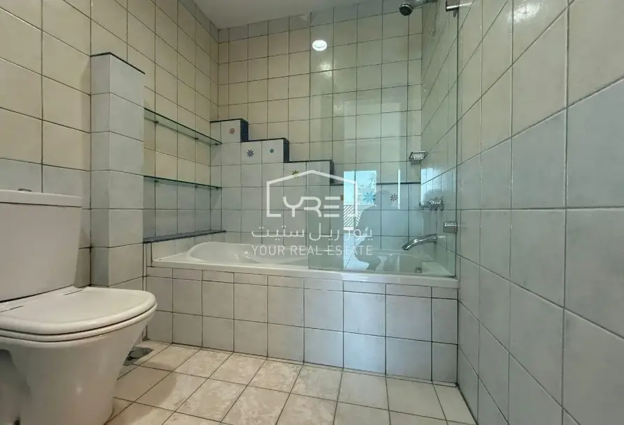 Grand 5BR Family Villa with Private Garden | West Bay – Darvesta-15