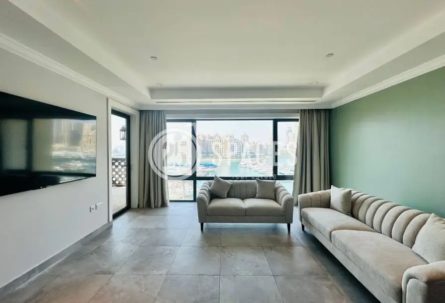 Darvesta | Renovated 1BR Marina-View Townhome-11