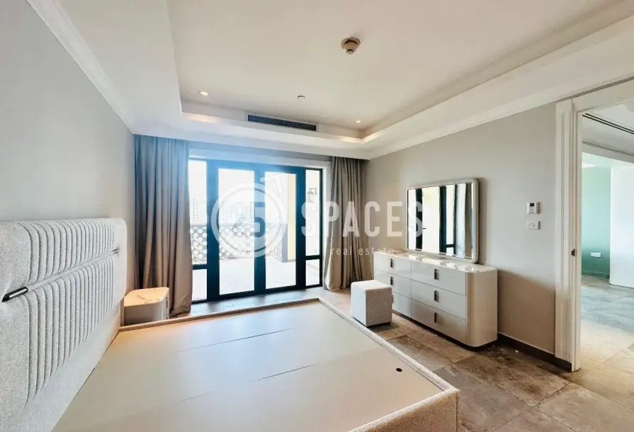 Darvesta | Renovated 1BR Marina-View Townhome-6