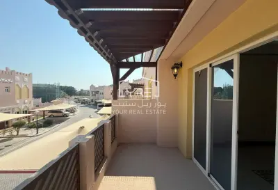 Grand 5BR Family Villa with Private Garden | West Bay – Darvesta