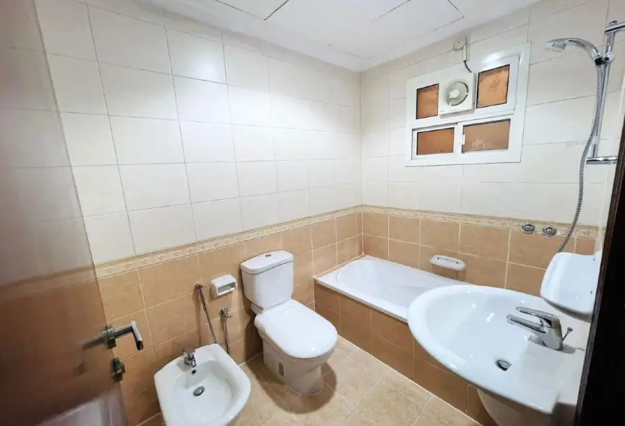 Spacious 2BR Fully Furnished | Al Nasr | No Commission – Darvesta-9