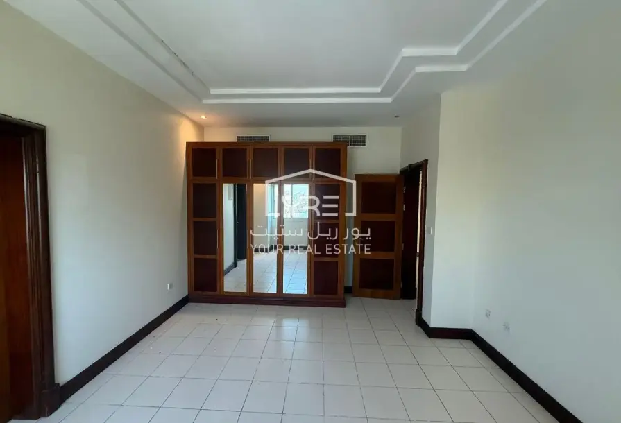 Grand 5BR Family Villa with Private Garden | West Bay – Darvesta-8