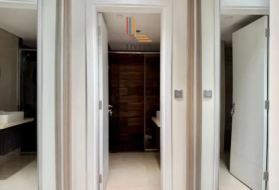 Modern 1-Bedroom with Balcony | Darvesta Residence-8