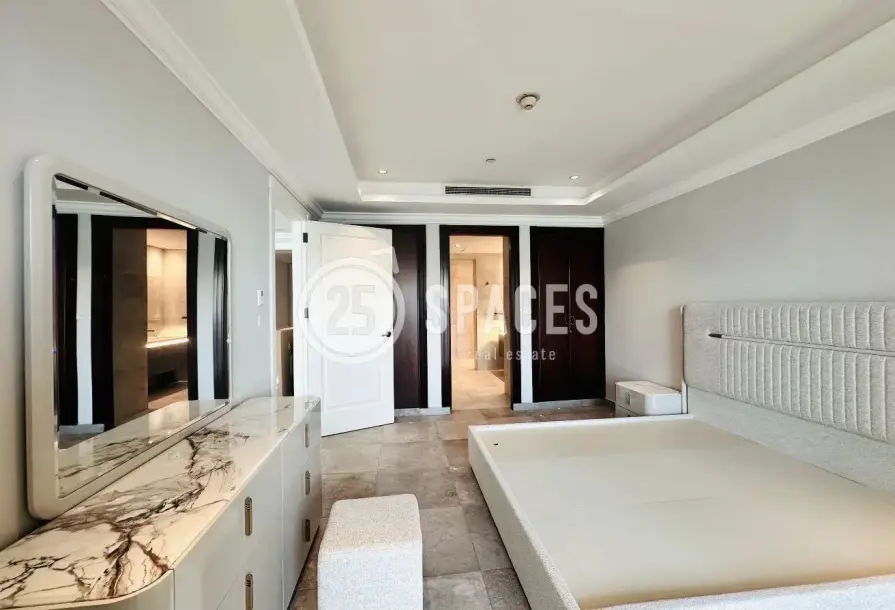 Darvesta | Renovated 1BR Marina-View Townhome-8