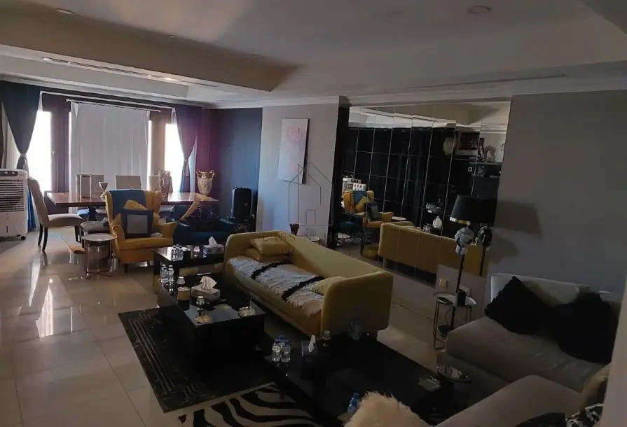 Darvesta Canal View 2BR | Porto Arabia-9