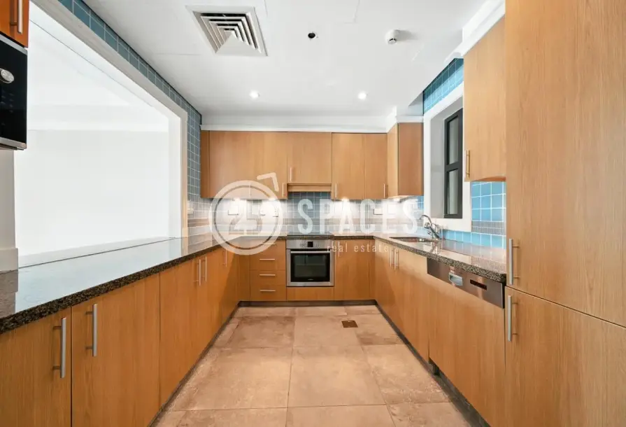 Darvesta | Renovated 1BR Marina-View Townhome-9