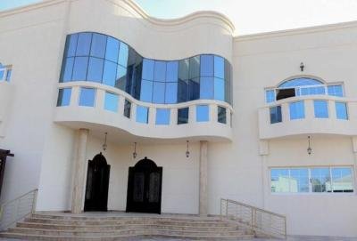 Ready to Move in | Spacious Layout | Good Location in Al Dhakira